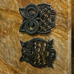 Vintage cast iron OWL Trivet